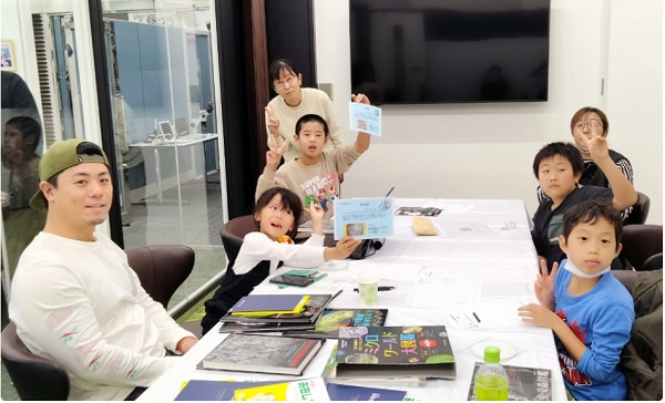 アンケートも一生懸命書いて、終了！笑顔でピース！